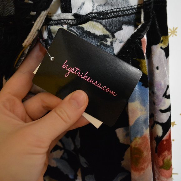 NWT Floral Velvet Lace Cold Shoulder Dress Small - Picture 7 of 8